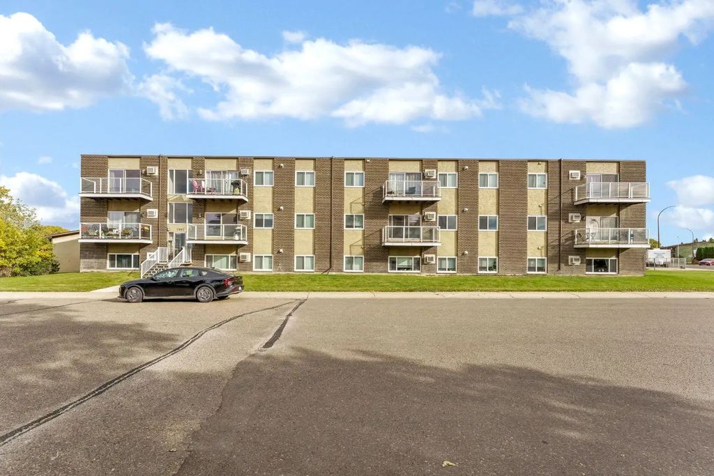 301 2987 Dunmore Road Se, Medicine Hat