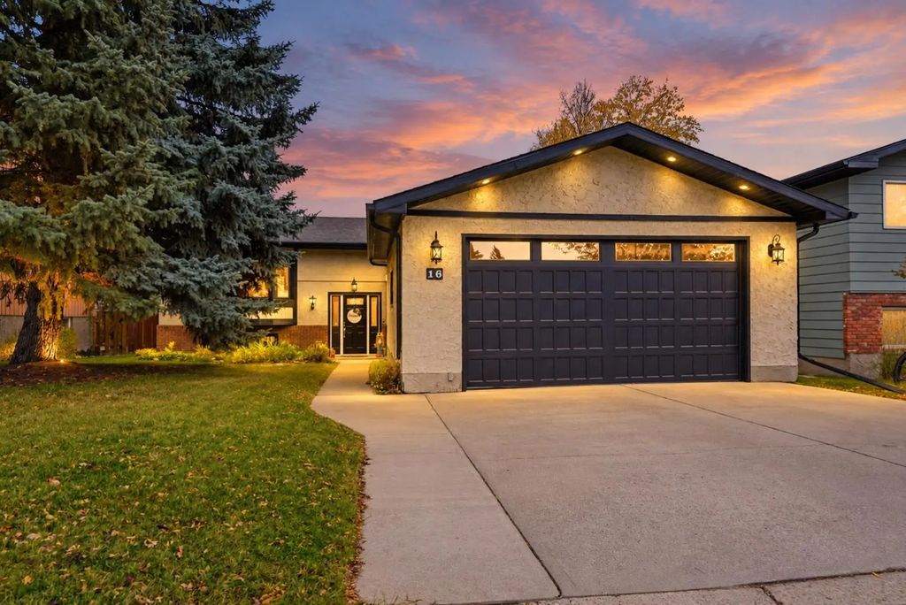 16 Robinson Drive , Okotoks
