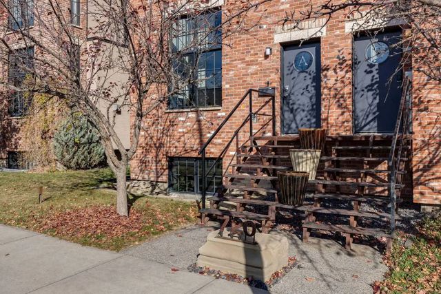 720a 24 Avenue Se, Calgary