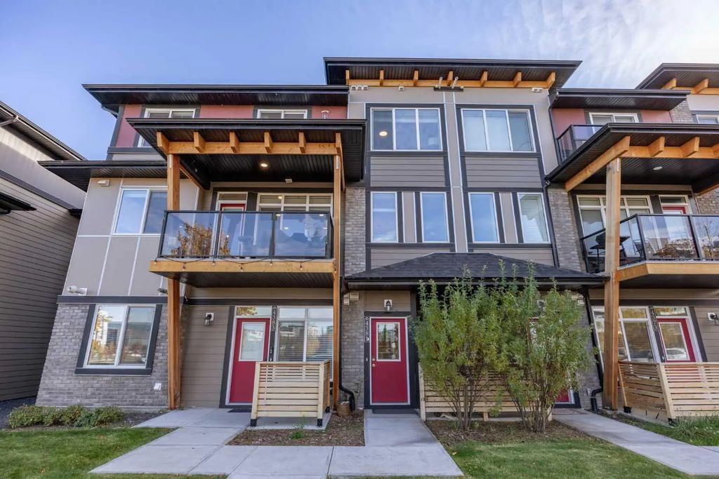 4381 Seton Drive Se, Calgary