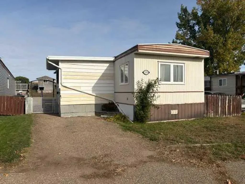 255 Fleet Street Sw, Medicine Hat
