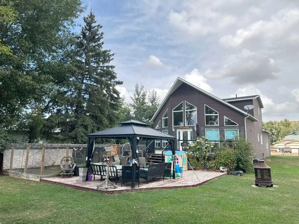 336 Mabbott Road , Drumheller