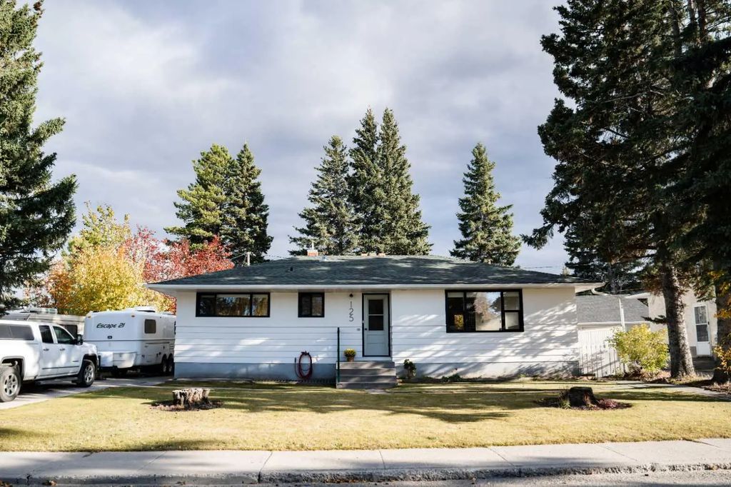 125 Douglas Drive , Hinton