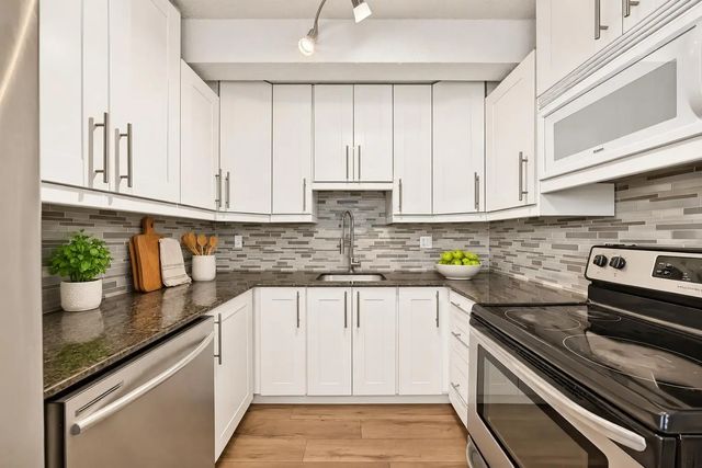57 5520 1 Avenue Se, Calgary