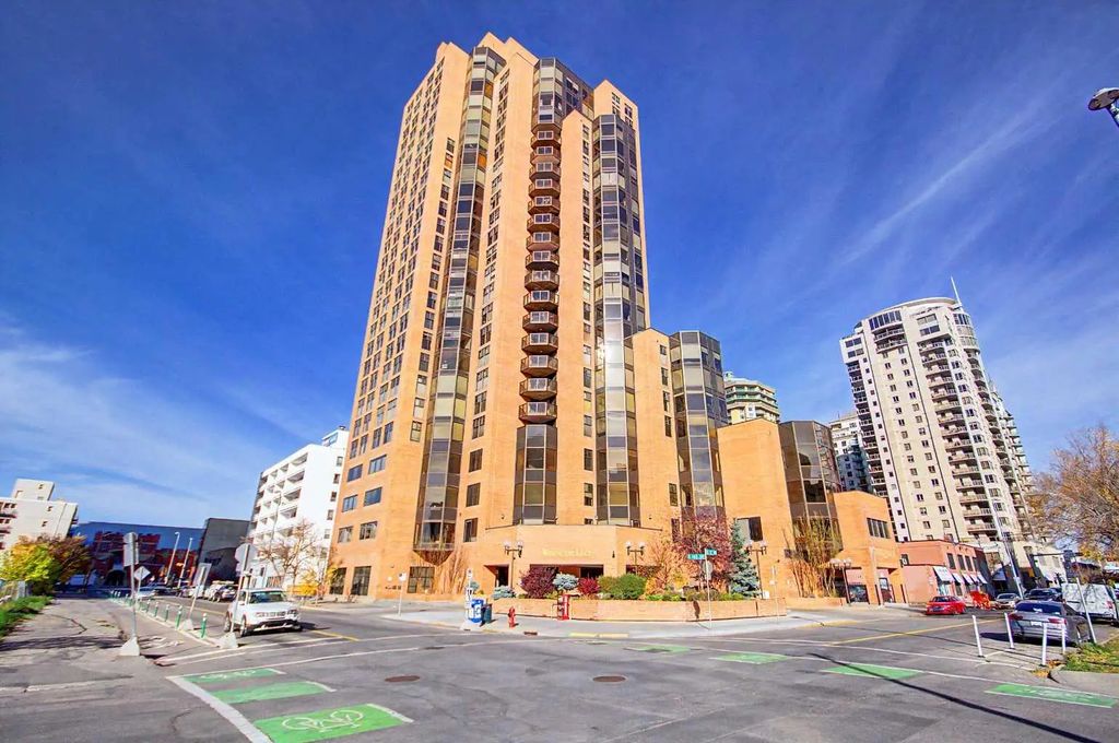 2003 1100 8 Avenue Sw, Calgary