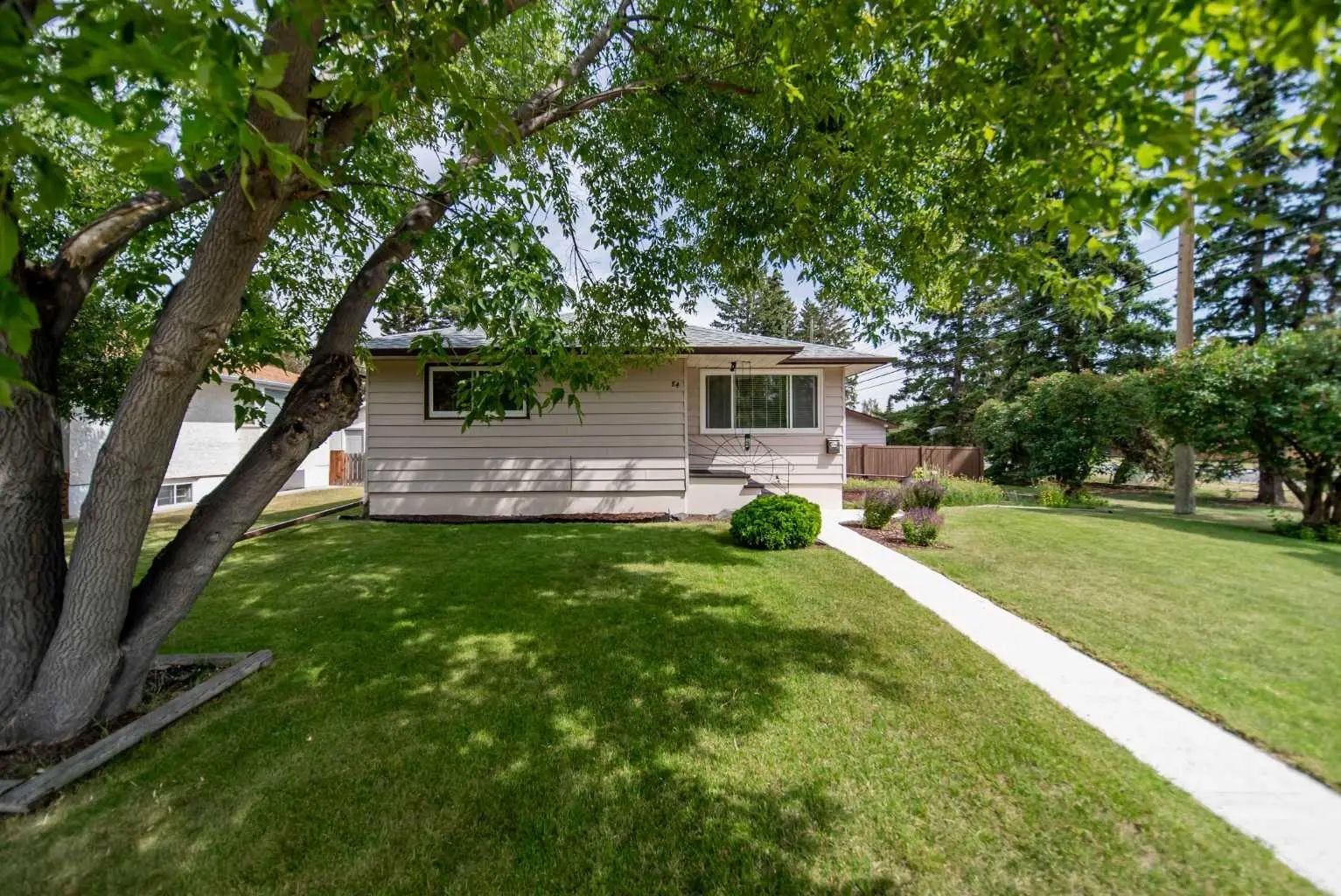Residential Home for Sale in Calgary, Alberta