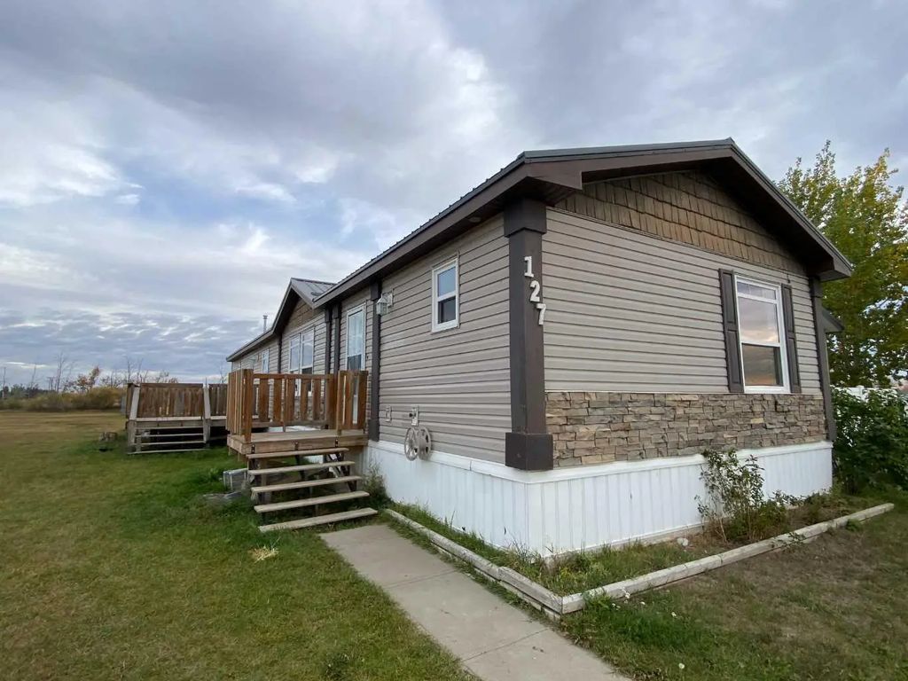 127 Meadowplace Drive E, Brooks