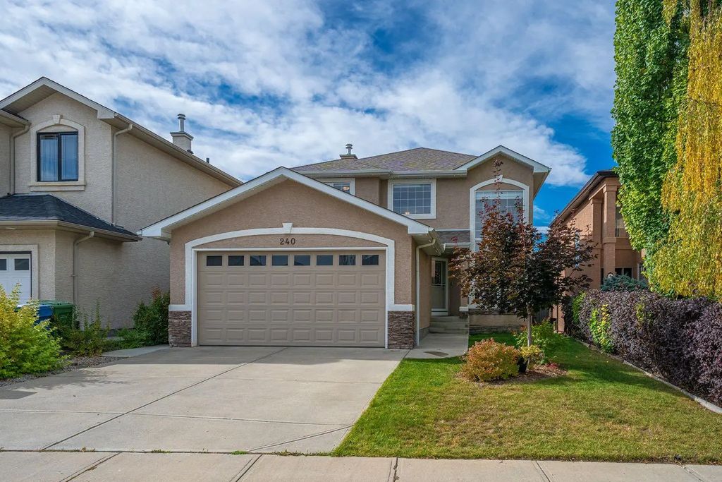 240 Everglade Circle Sw, Calgary