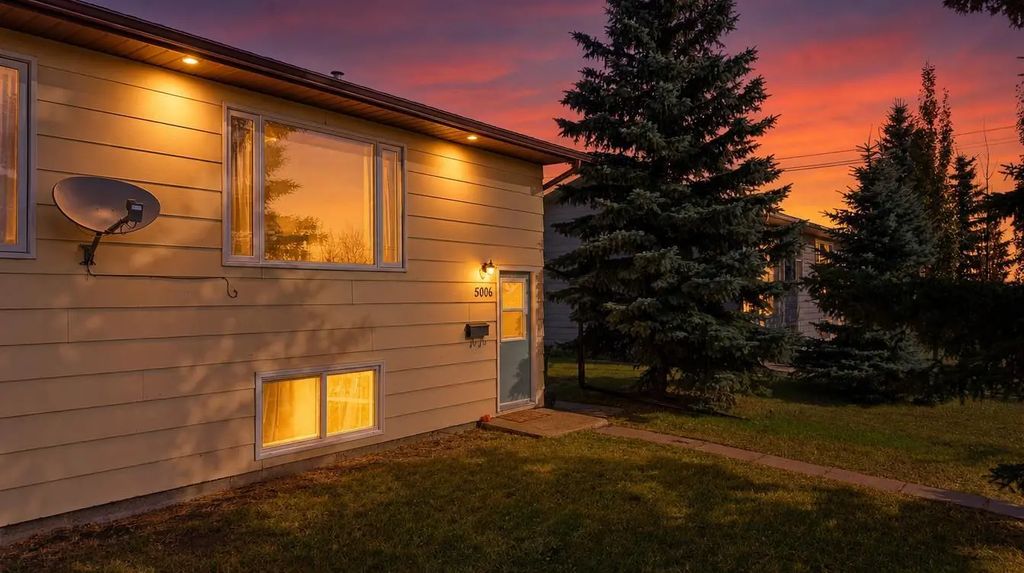 5006 63 Avenue , Ponoka