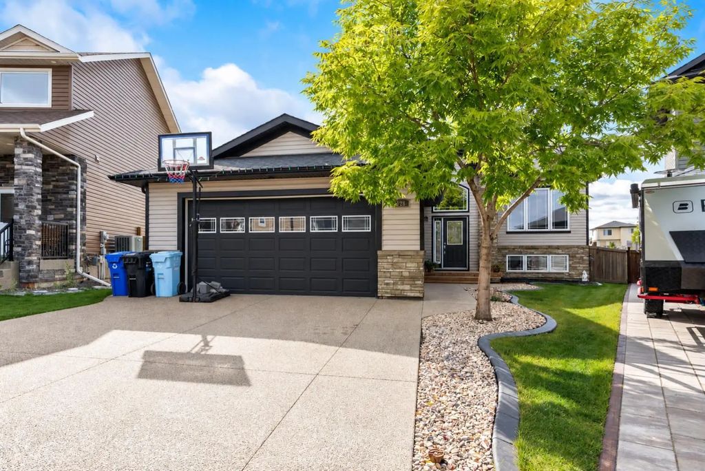128 Mountain Avens Crescent , Fort McMurray