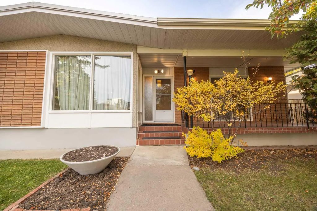 53 Kentish Drive Sw, Calgary
