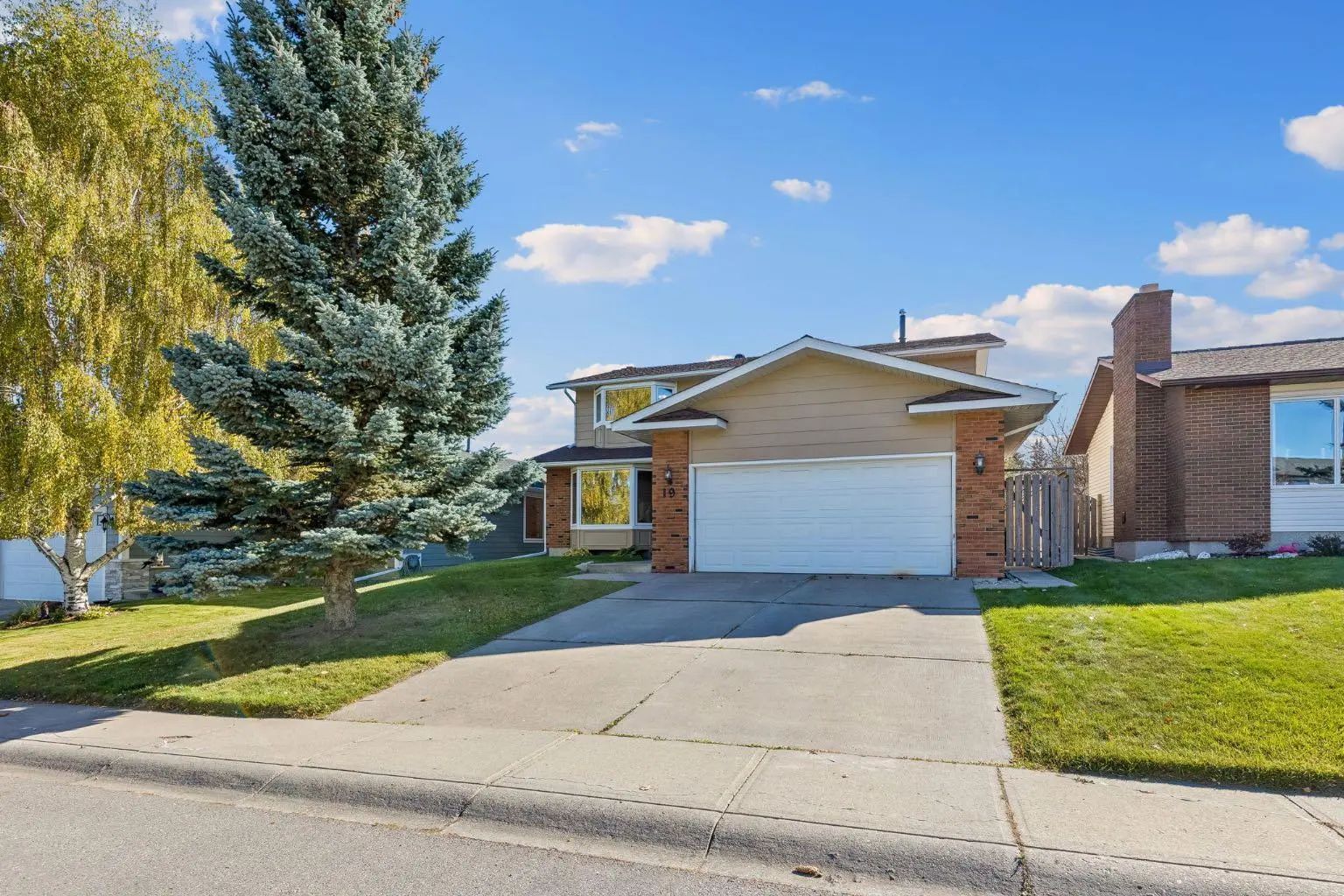 19 Woodbrook Road Sw Calgary Alberta T2W 4M5 Woodbine Details