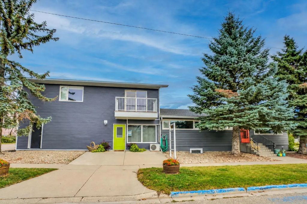 413 3 Street , Strathmore