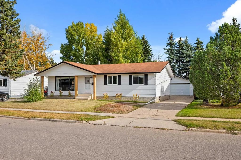 3113 47 Avenue , Lloydminster