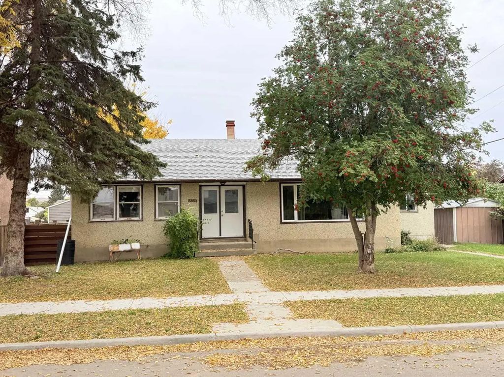 9526 86 Avenue , Peace River