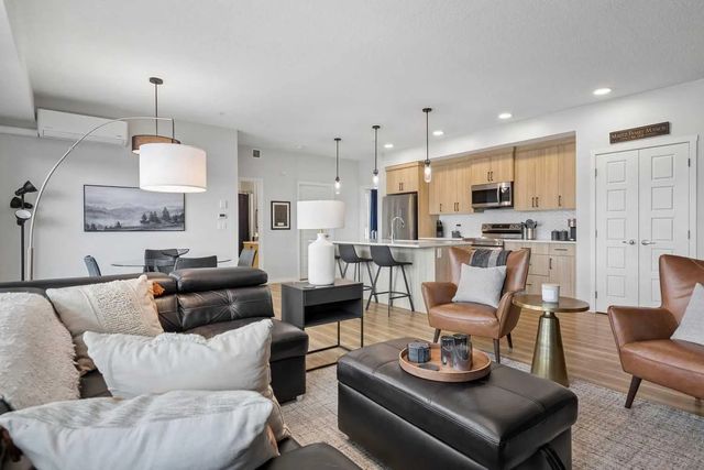 1303 42 Cranbrook Gardens Se, Calgary