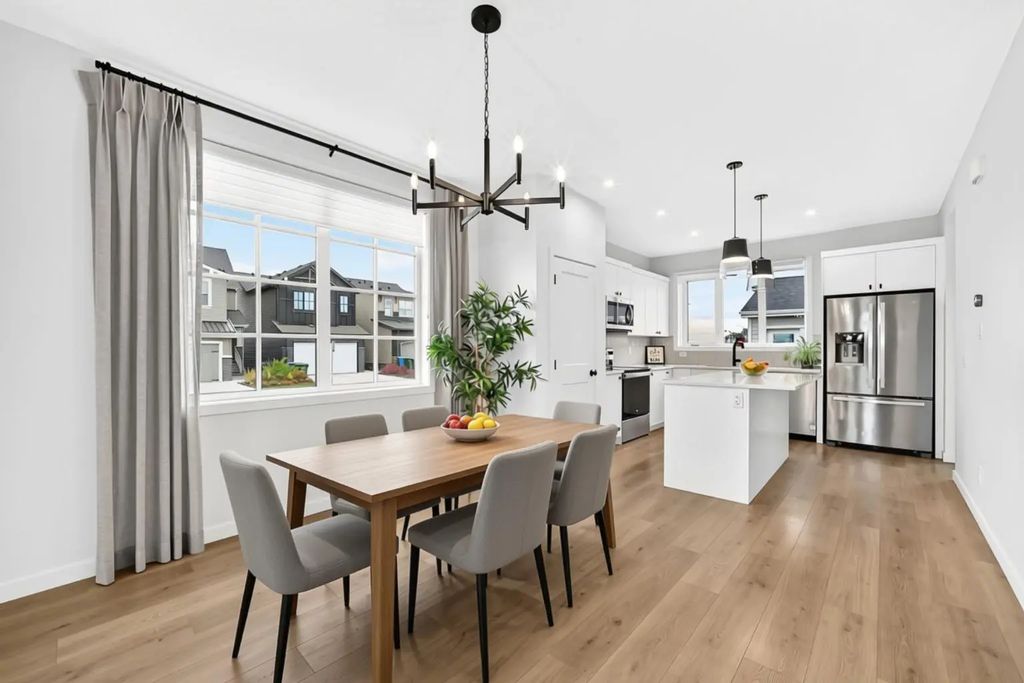 85 Heirloom Way Se, Calgary
