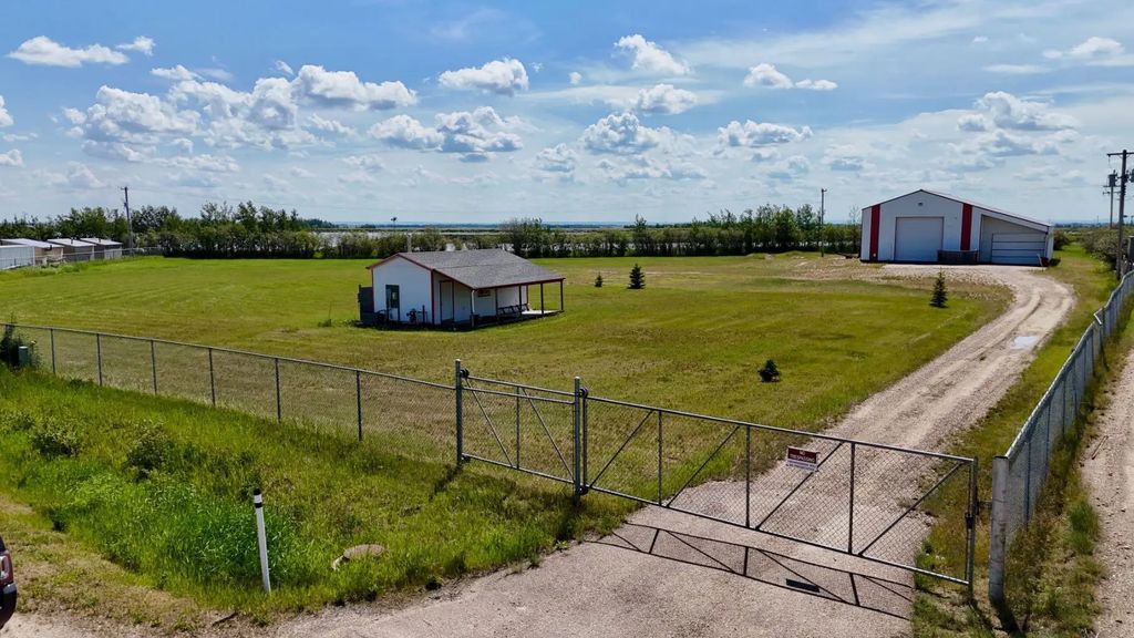 10933 90 Avenue , Fairview