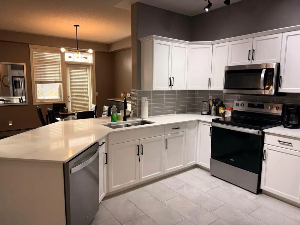 301 2411 Erlton Road Sw, Calgary