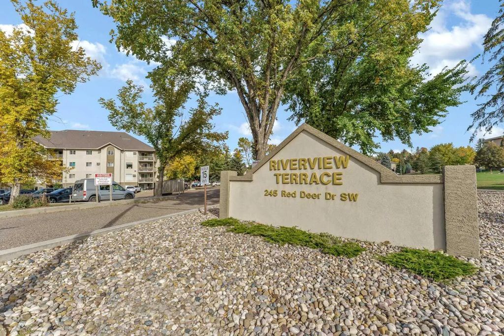 104 245 Red Deer Drive Sw, Medicine Hat