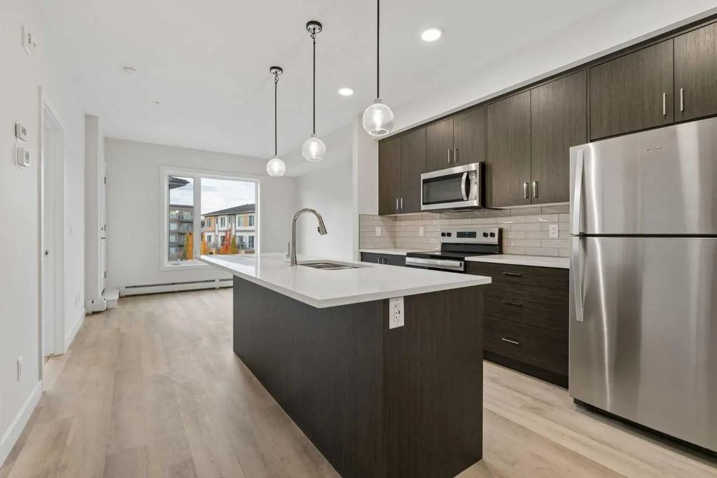 309 655 Shawnee Square Sw, Calgary