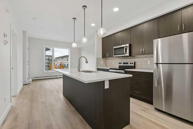 309 655 Shawnee Square Sw, Calgary