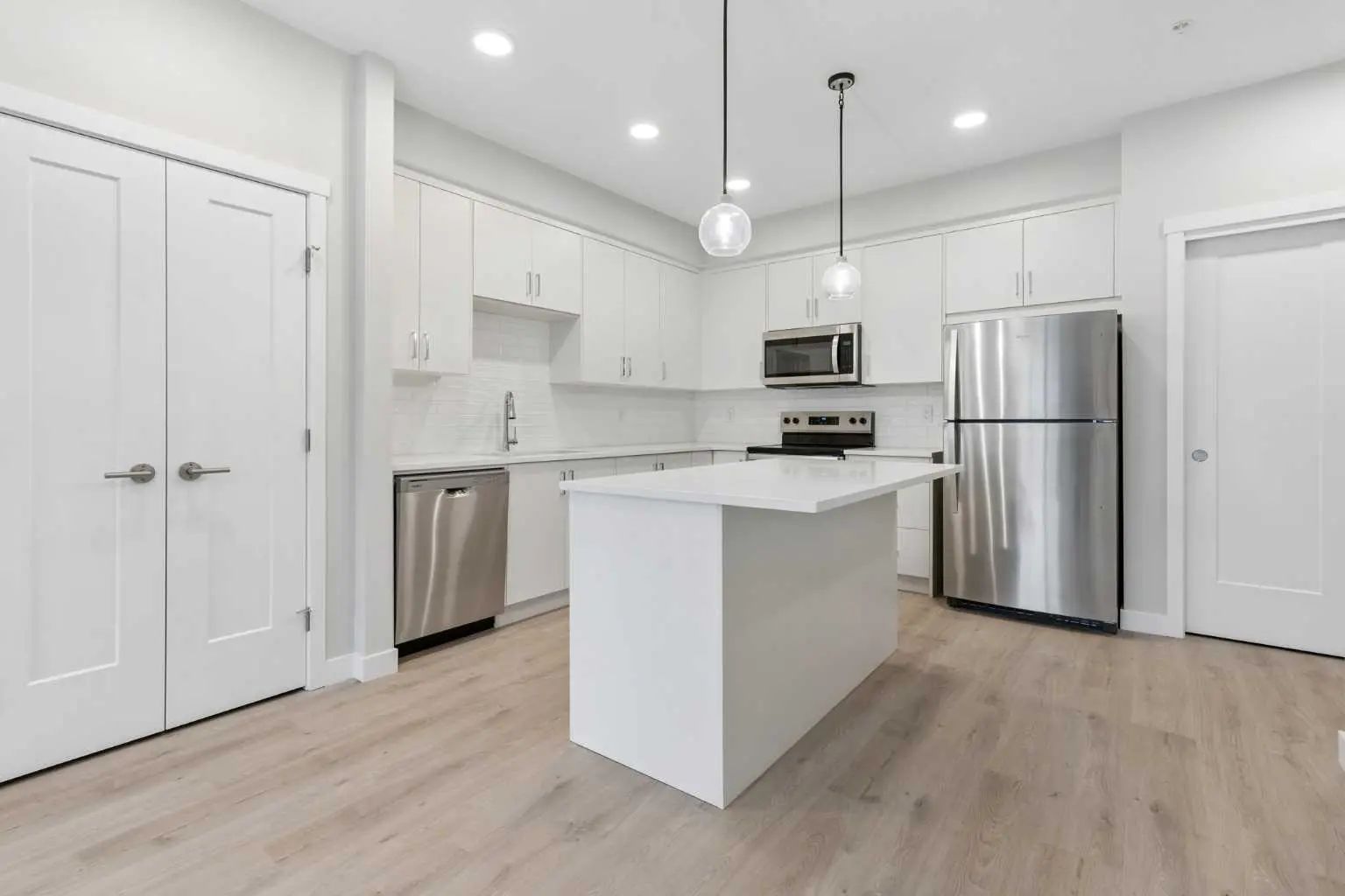 312 655 Shawnee Square Sw Calgary Alberta T2Y 1E3 Shawnee Slopes Details