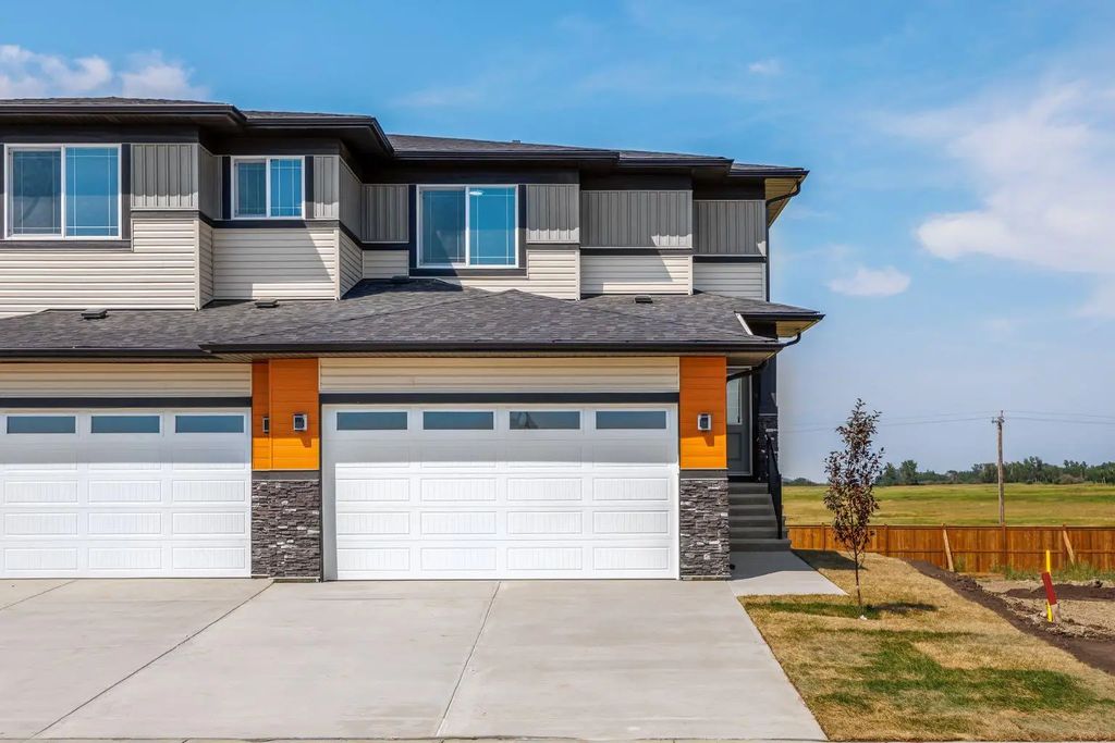 140 Lakewood Crescent , Strathmore