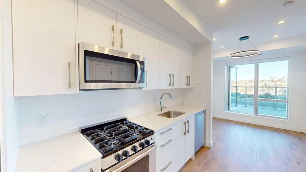 743 110 18a Street Nw, Calgary
