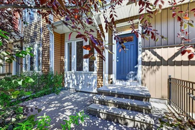 604 Auburn Bay Square Se, Calgary