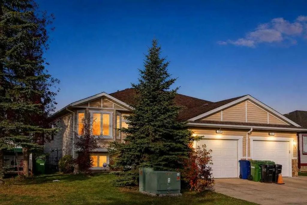 445 Stonegate Way Nw, Airdrie