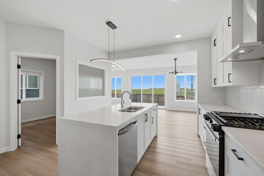 212 Lewiston Landing Ne, Calgary