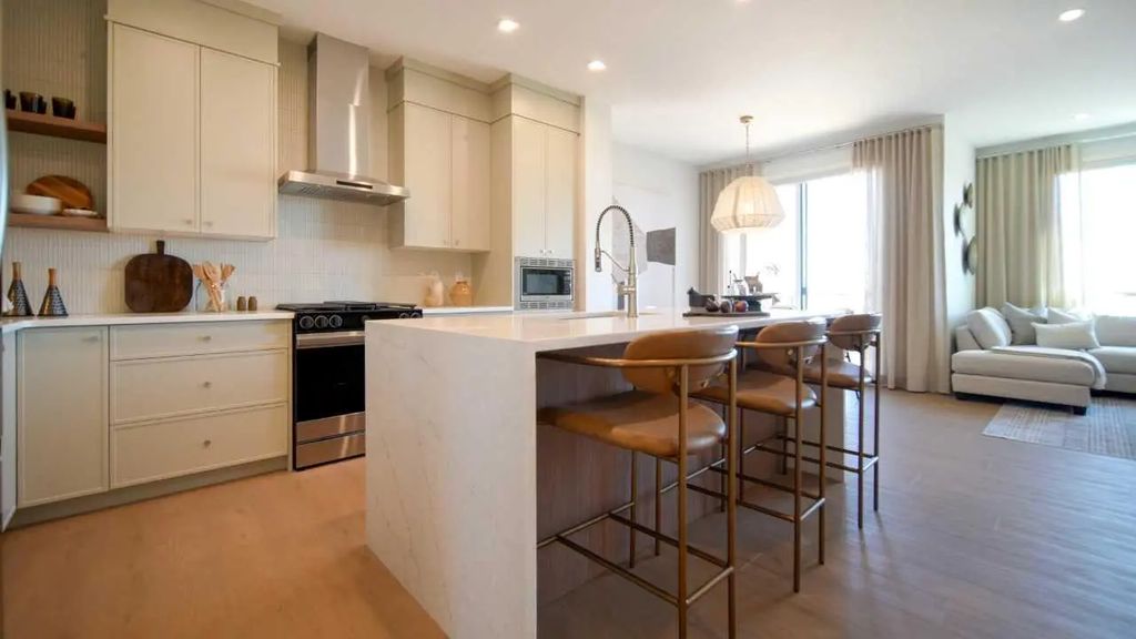 197 Lucas Heath Nw, Calgary