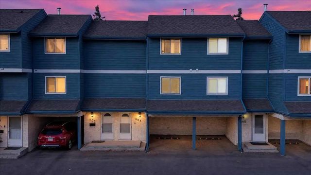 904 919 38 Street Ne, Calgary