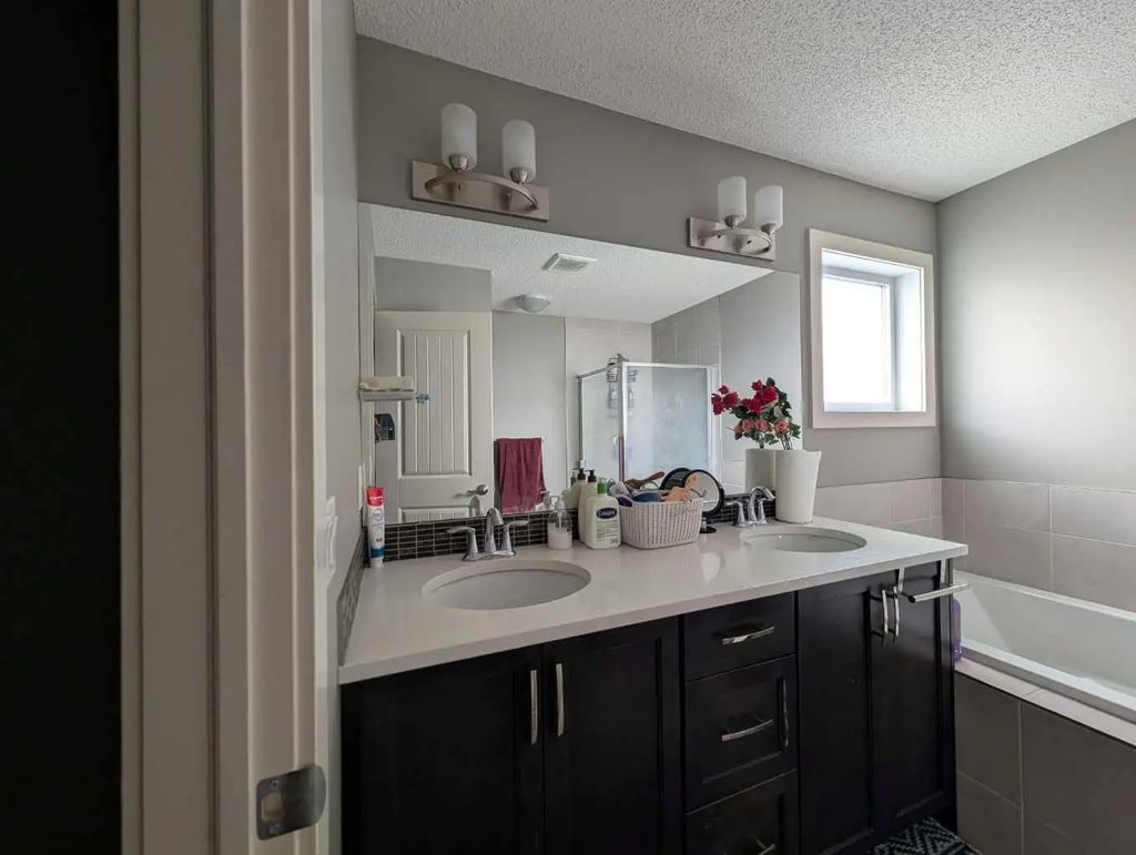 242 Savanna Close , Calgary