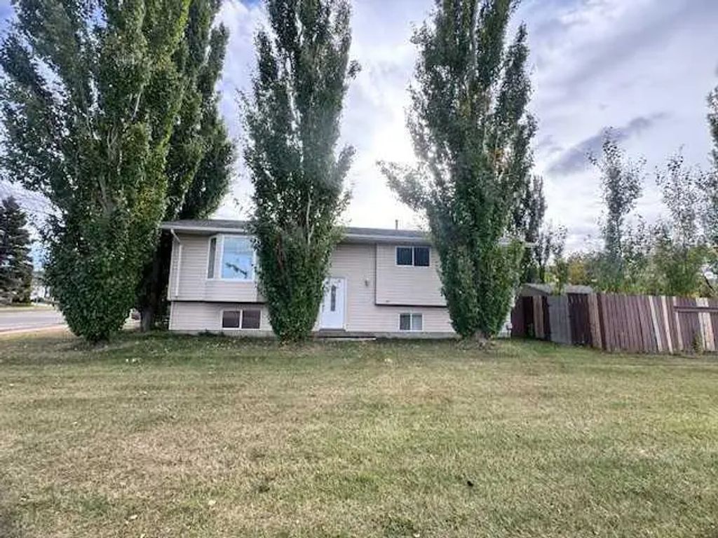 3512 57 Avenue , Lloydminster