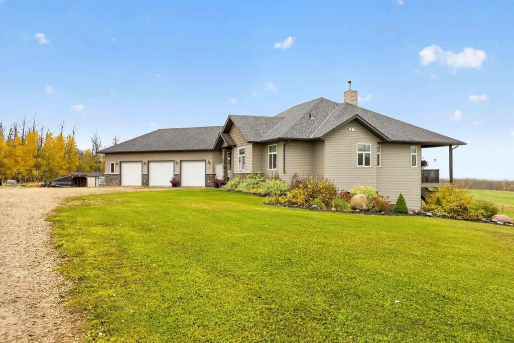 57111 Hwy 757  , Sangudo