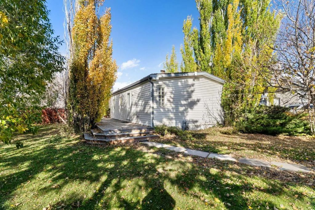 320 Railway Avenue Nw, Langdon
