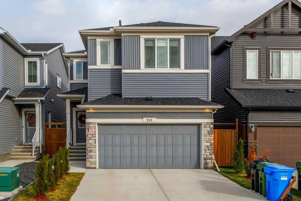 201 Creekstone Path Sw, Calgary
