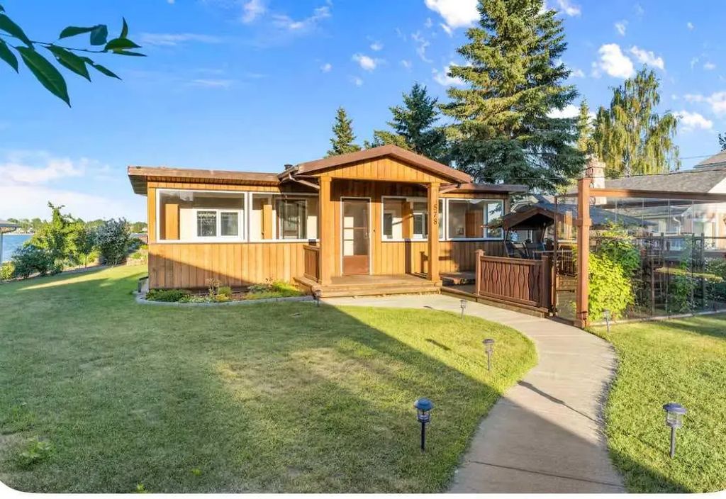 578 West Chestermere Drive , Chestermere