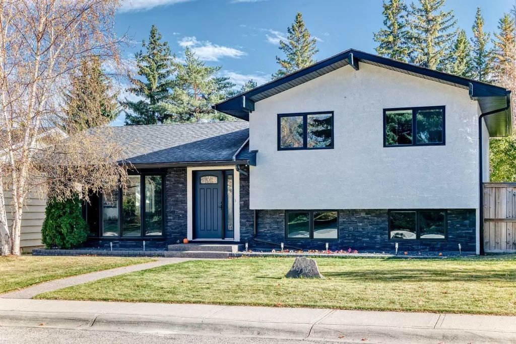 912 Lake Arrow Way Se, Calgary