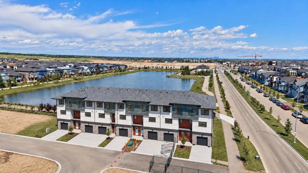 705 30 Creekside Villas Sw, Calgary
