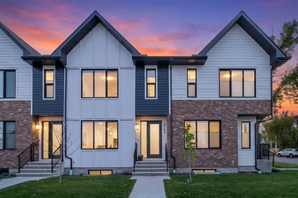2183 49 Avenue Sw, Calgary