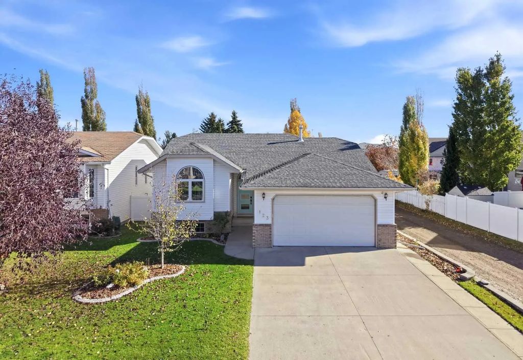 123 Robinson Crescent , Red Deer