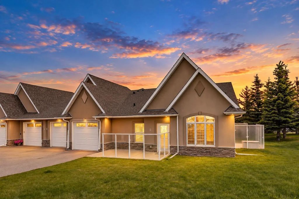 2 20 River Heights View , Cochrane