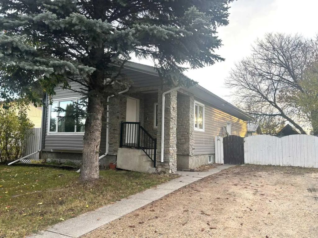 7 Chaisson Crossing , Whitecourt