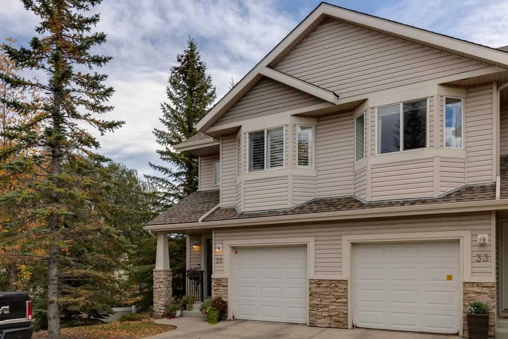 35 Royal Oak Gardens Nw, Calgary