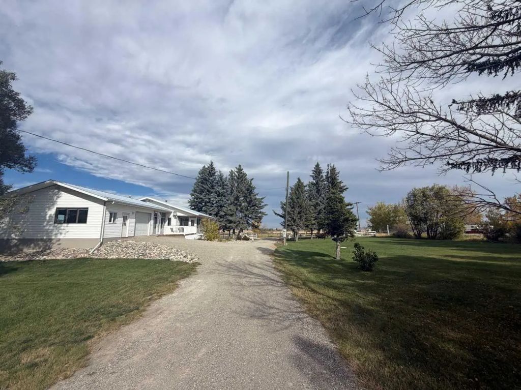 275001 Township Road 51  , Hill Spring
