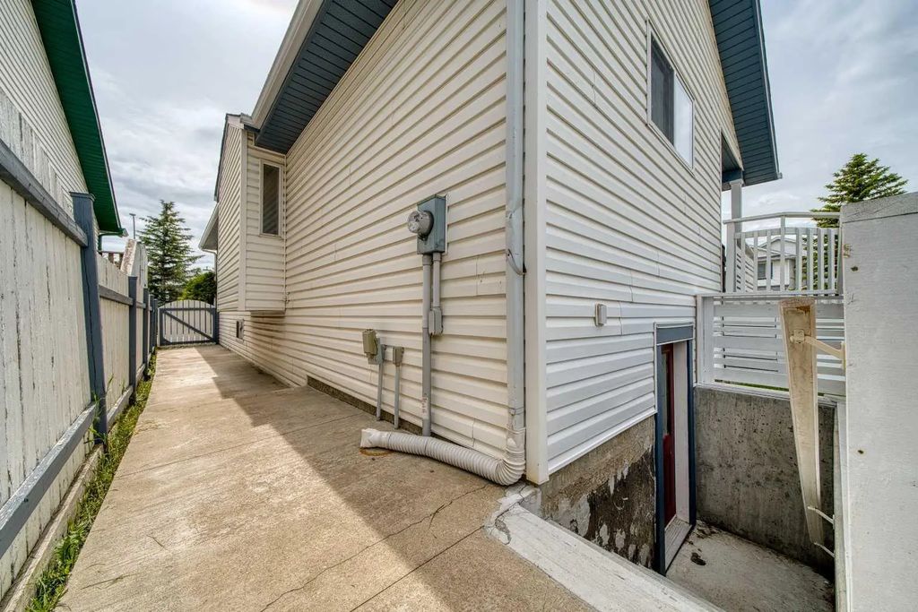119 Applemont Close Se, Calgary