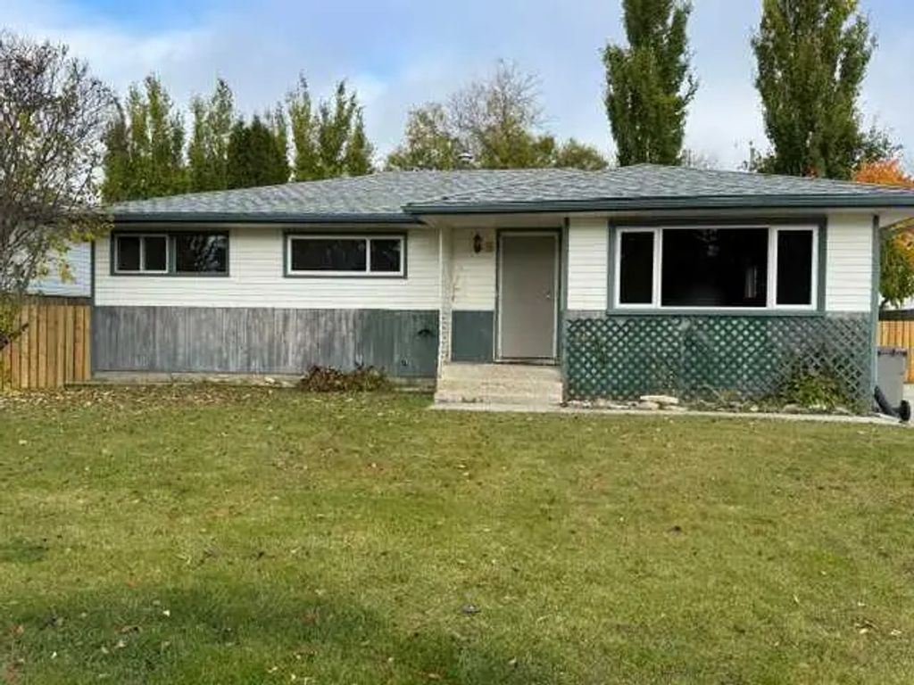 8 Mcleod Drive , Whitecourt